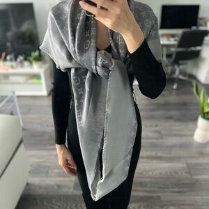 [Authentic] LOUIS VUITTON | MONOGRAM FREYED SILK SCARF